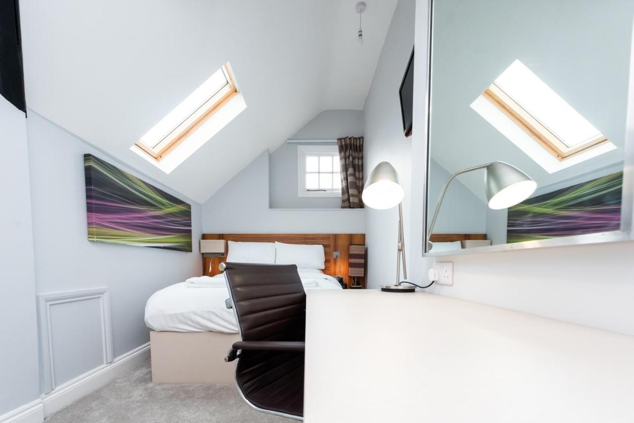 Uno Hotel Heathrow Windsor Slough Esterno foto