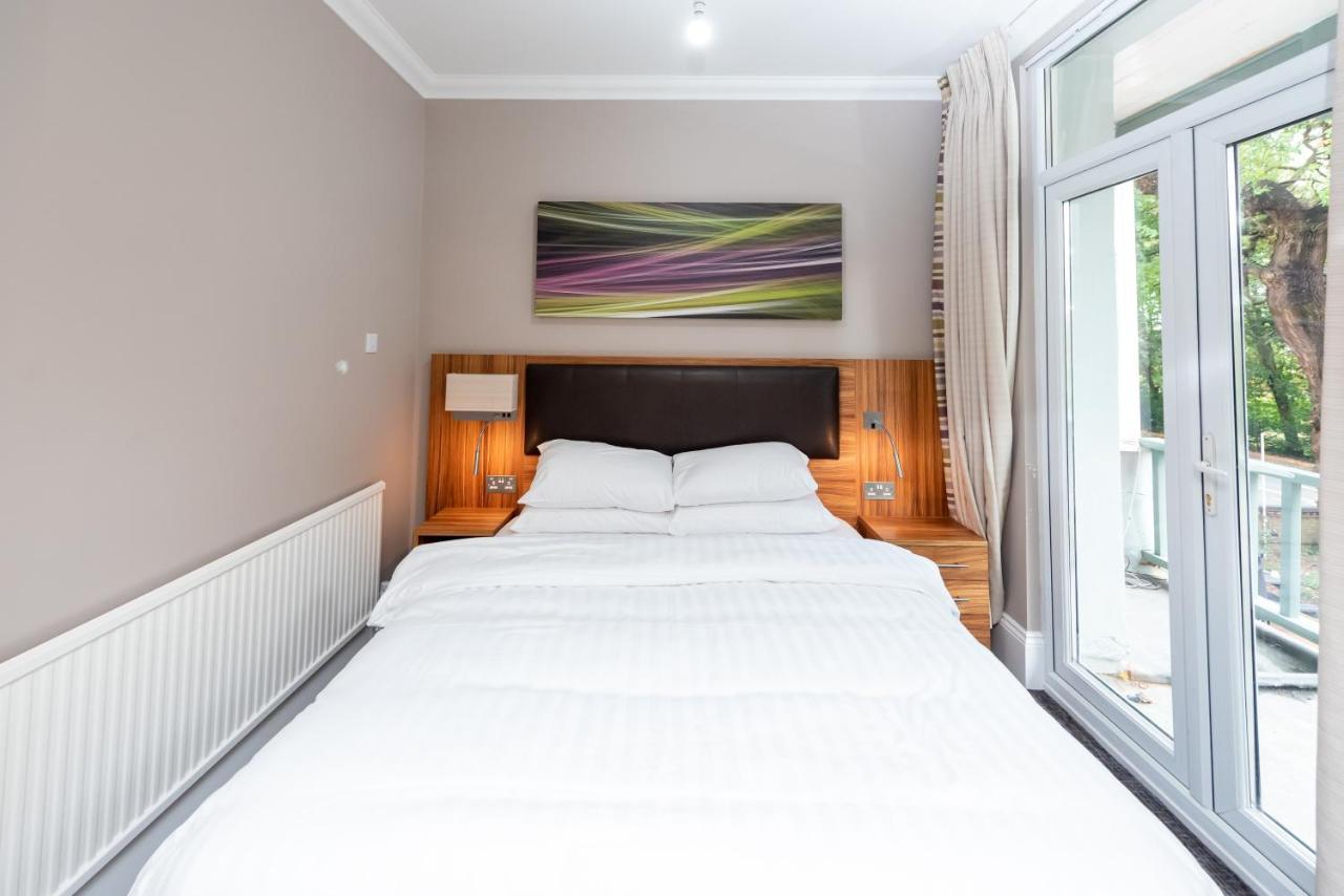 Uno Hotel Heathrow Windsor Slough Esterno foto