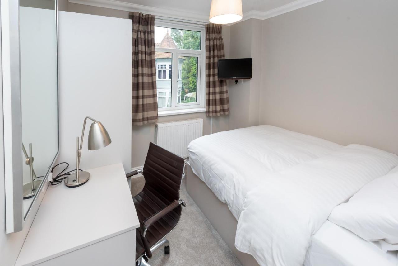 Uno Hotel Heathrow Windsor Slough Esterno foto